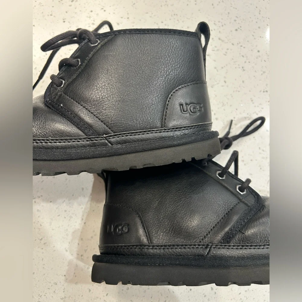 Men’s UGG Neumel Mini Boots – Size 6 (fits Women’s 7)